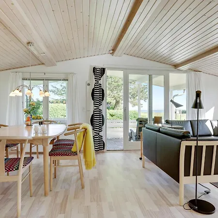 Stunning In Brenderup Fyn With House Sea View Tatil Evi *