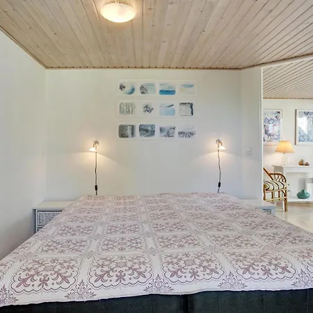 Tatil Evi Stunning In Brenderup Fyn With House Sea View